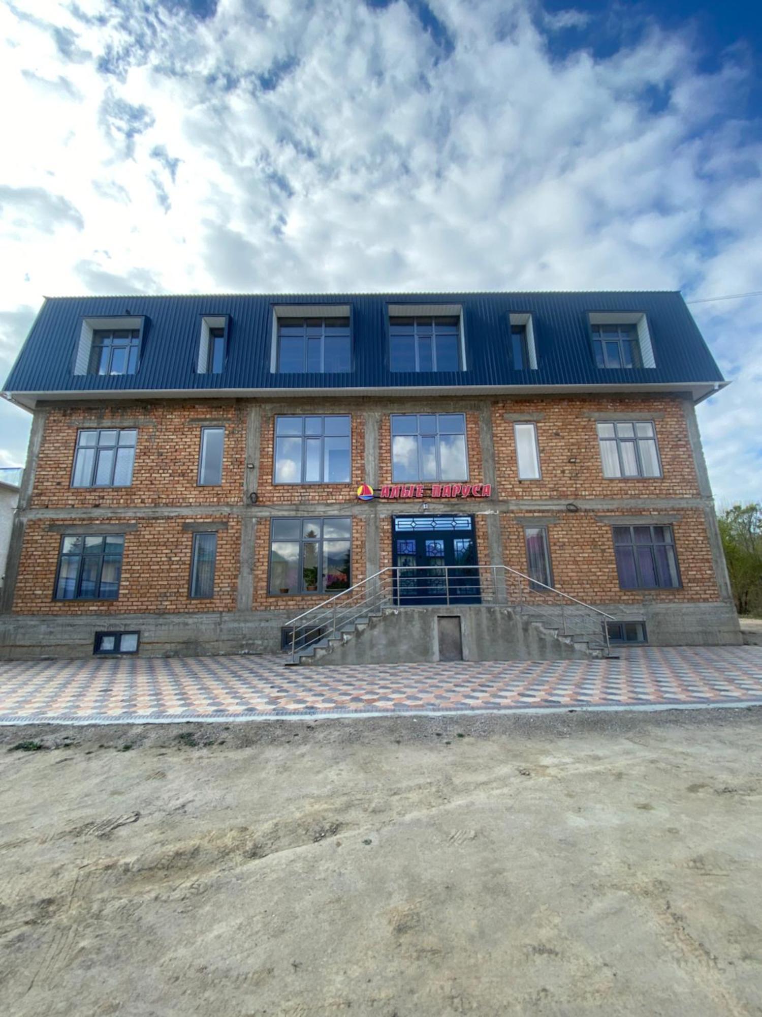 乔尔蓬阿塔 Алые Паруса酒店 外观 照片
